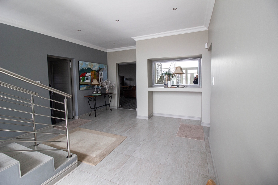 6 Bedroom Property for Sale in Kleinbaai Western Cape